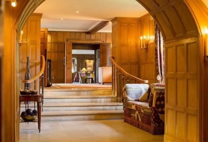 فندق Whatley Manor
