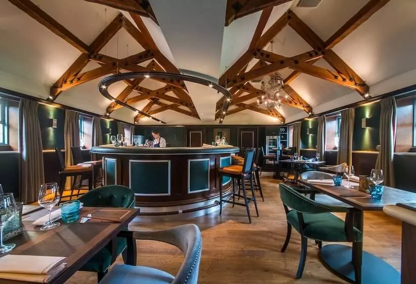 فندق Whatley Manor