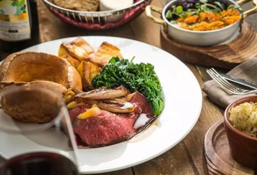 فندق Whatley Manor