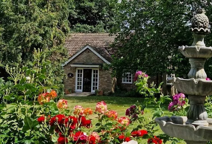 בית מלון כפרי Woodland Manor