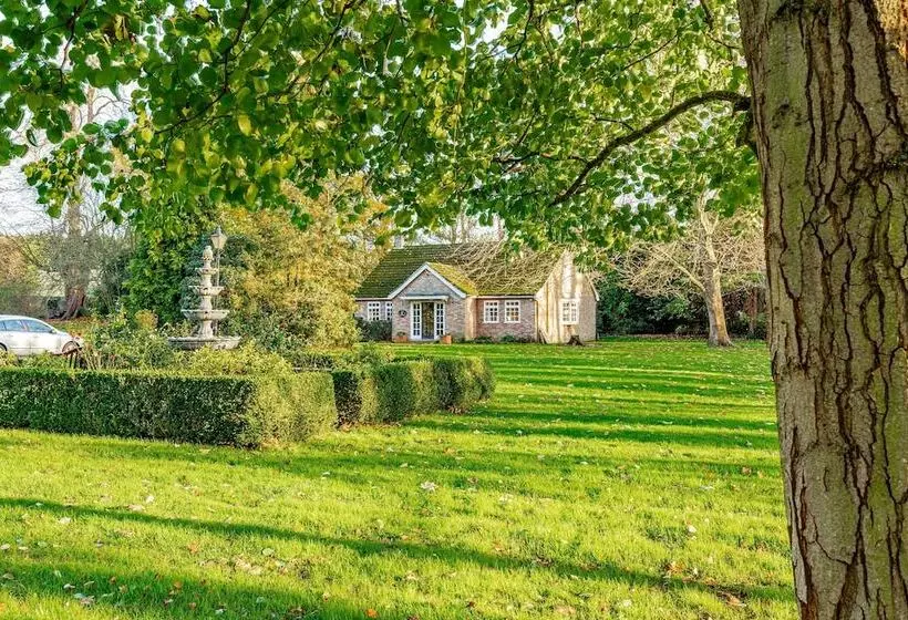 בית מלון כפרי Woodland Manor