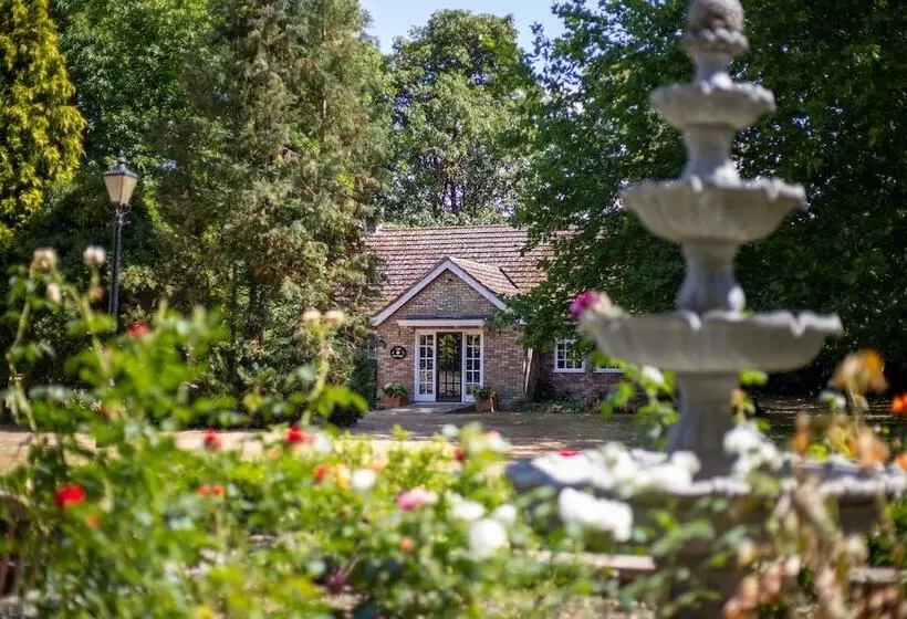 בית מלון כפרי Woodland Manor