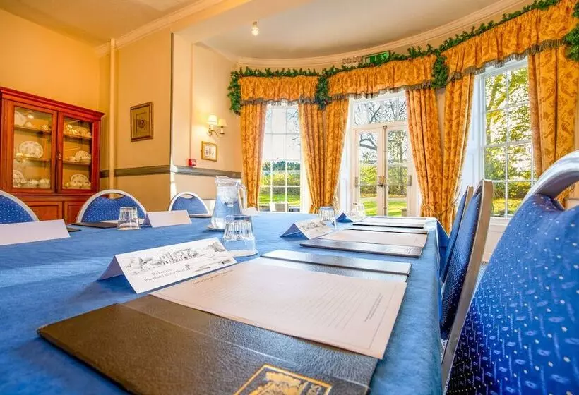 בית מלון כפרי Woodland Manor