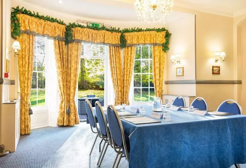 בית מלון כפרי Woodland Manor