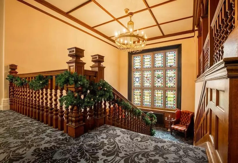 בית מלון כפרי Woodland Manor