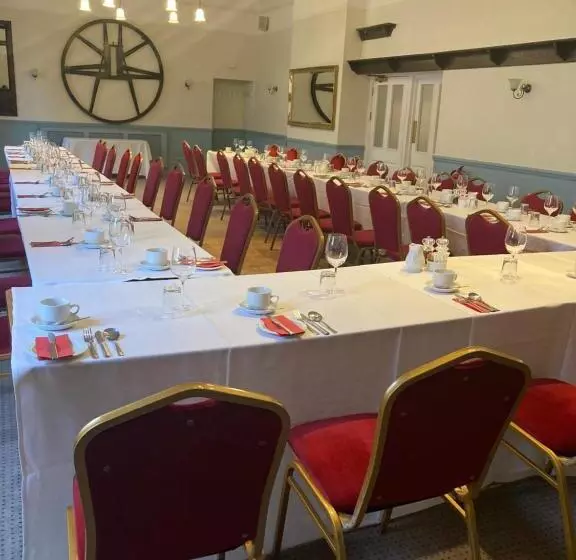 Saracens Head Hotel By Greene King Inns