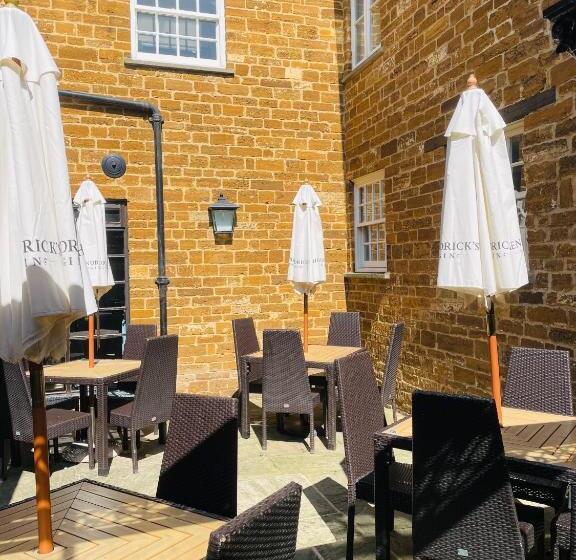 Saracens Head Hotel By Greene King Inns