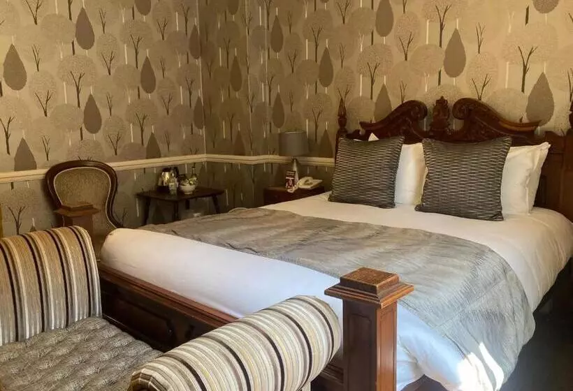 Saracens Head Hotel By Greene King Inns