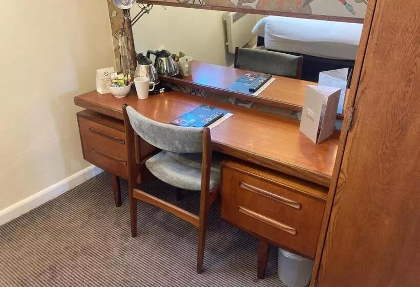 Saracens Head Hotel By Greene King Inns