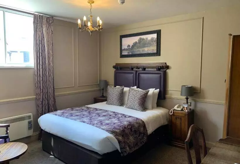 Saracens Head Hotel By Greene King Inns