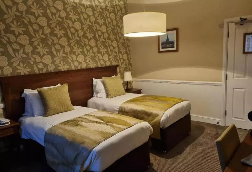 Saracens Head Hotel By Greene King Inns