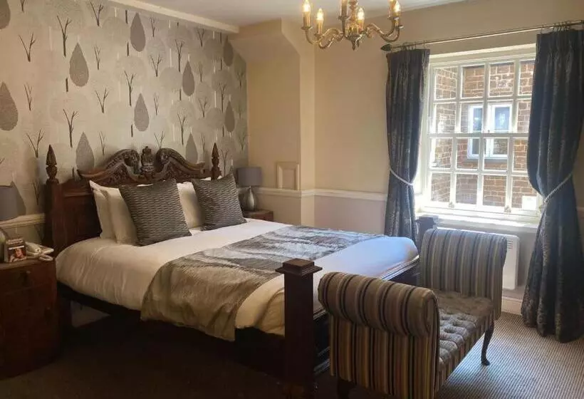 Saracens Head Hotel By Greene King Inns