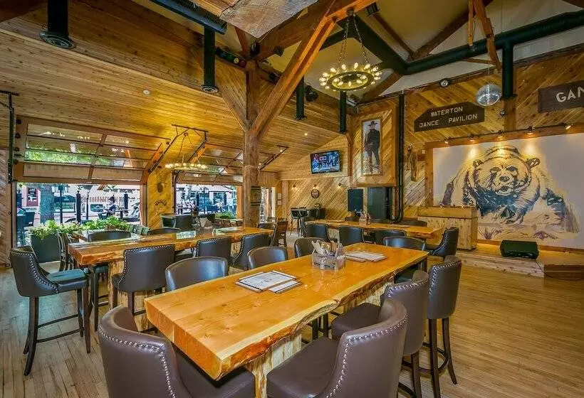 בית מלון כפרי Bayshore Inn & Spa