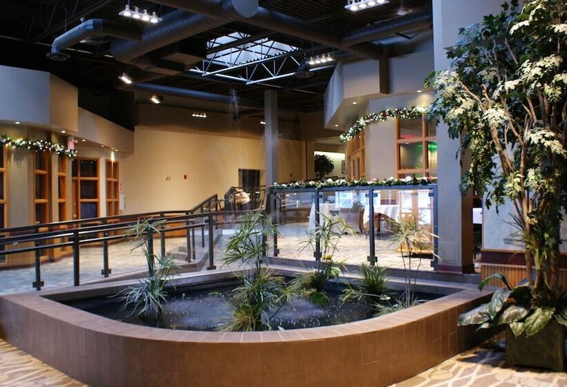 هتل Canad Inns Destination Centre Windsor Park