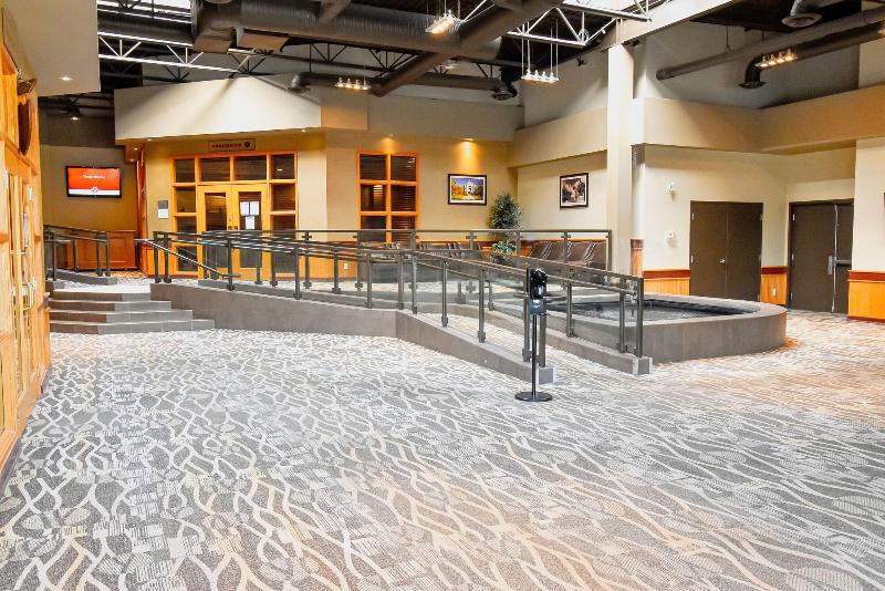 هتل Canad Inns Destination Centre Windsor Park