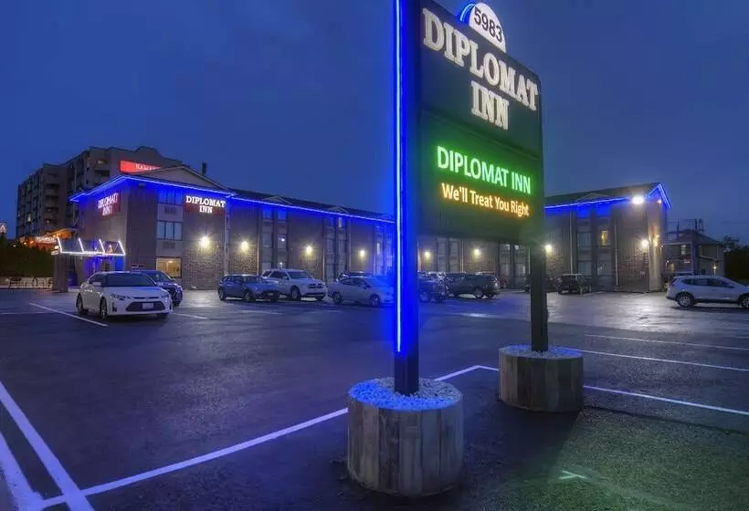 בית מלון כפרי Diplomat Inn