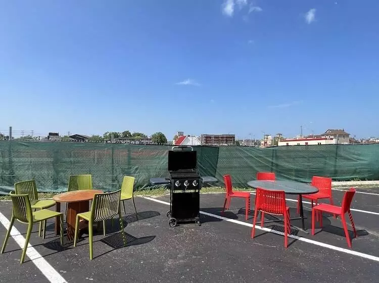 בית מלון כפרי Diplomat Inn