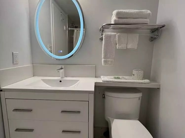 בית מלון כפרי Diplomat Inn