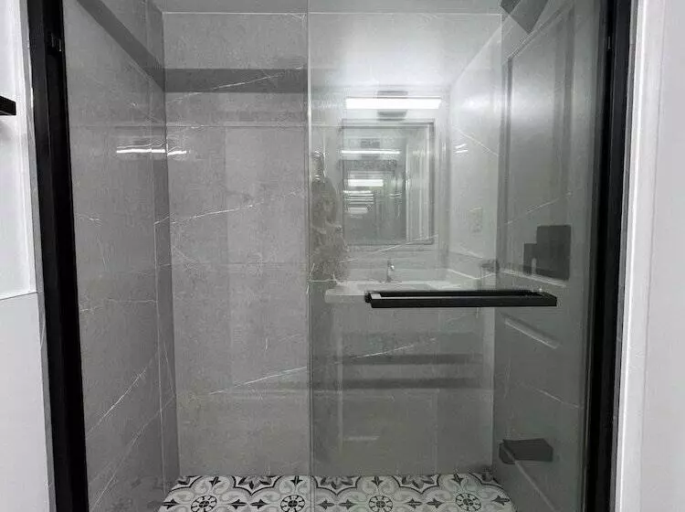 בית מלון כפרי Diplomat Inn