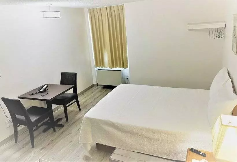 בית מלון כפרי Diplomat Inn