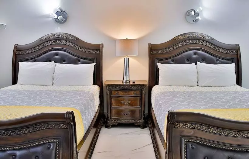 בית מלון כפרי Diplomat Inn