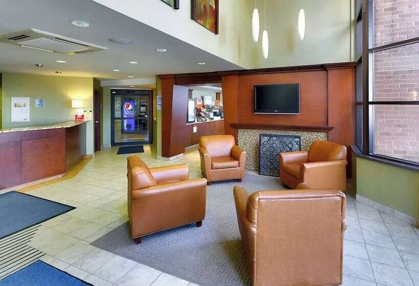 Отель Quality Inn