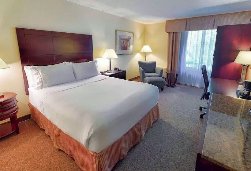 Отель Quality Inn