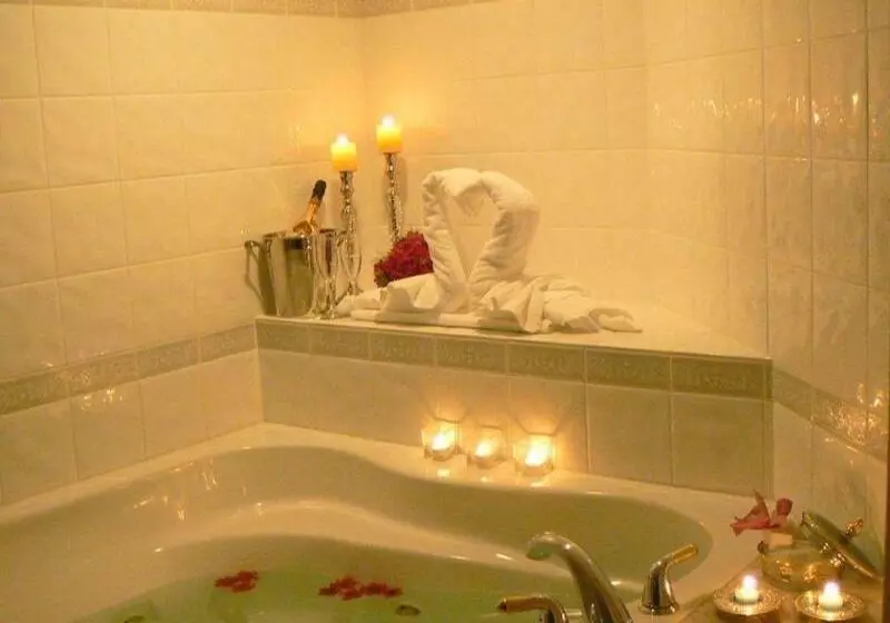 The Grand Hotel Nanaimo