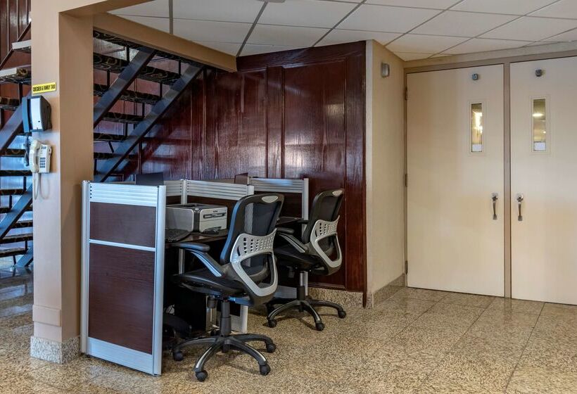 هتل Best Western Marquis Inn & Suites