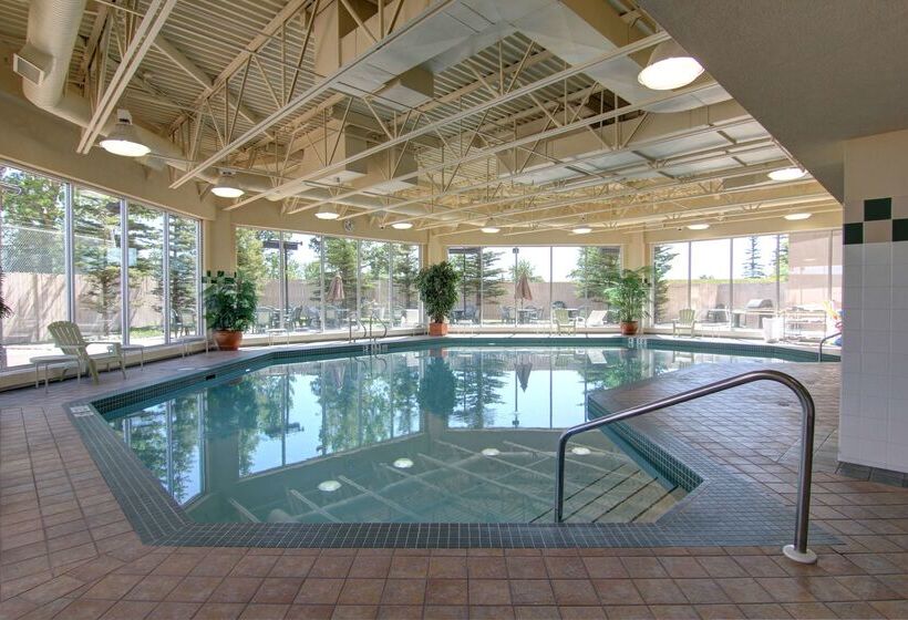 هتل Hilton Garden Inn Calgary Airport