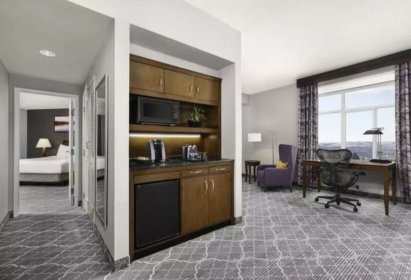 בית מלון כפרי Hilton Garden Inn Calgary Airport