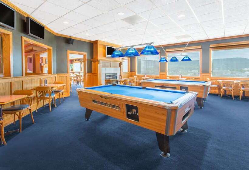 فندق Ramada By Wyndham Williams Lake