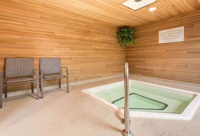 فندق Ramada By Wyndham Williams Lake