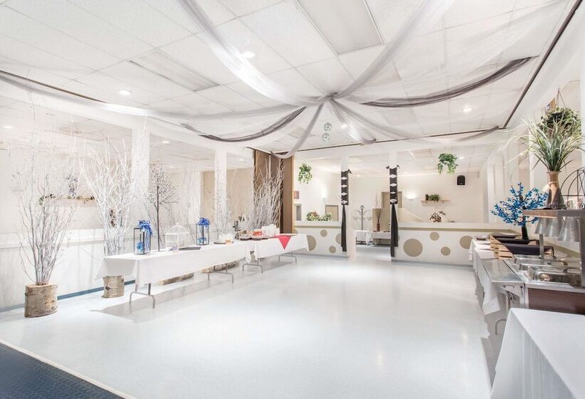 فندق Ramada By Wyndham Williams Lake