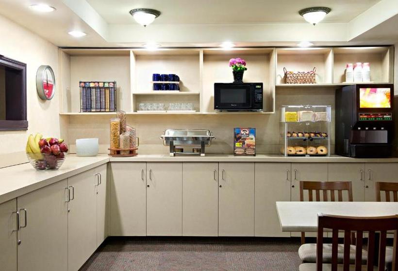 هتل Ramada Limited Downtown Vancouver