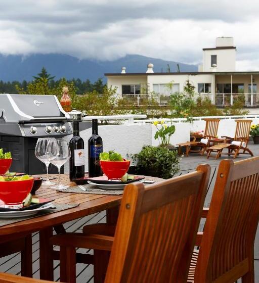 هتل Rosellen Suites At Stanley Park