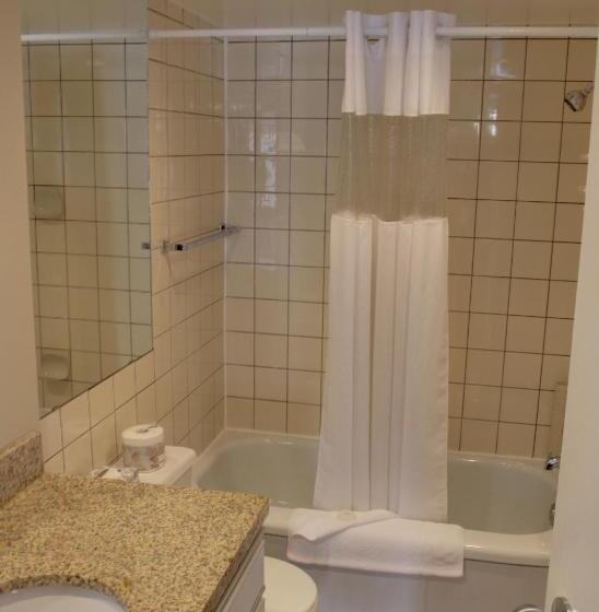 هتل Rosellen Suites At Stanley Park