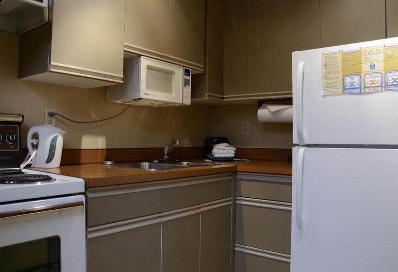 هتل Rosellen Suites At Stanley Park