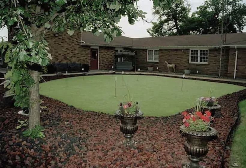 مُتل Ivy Rose Motor Inn