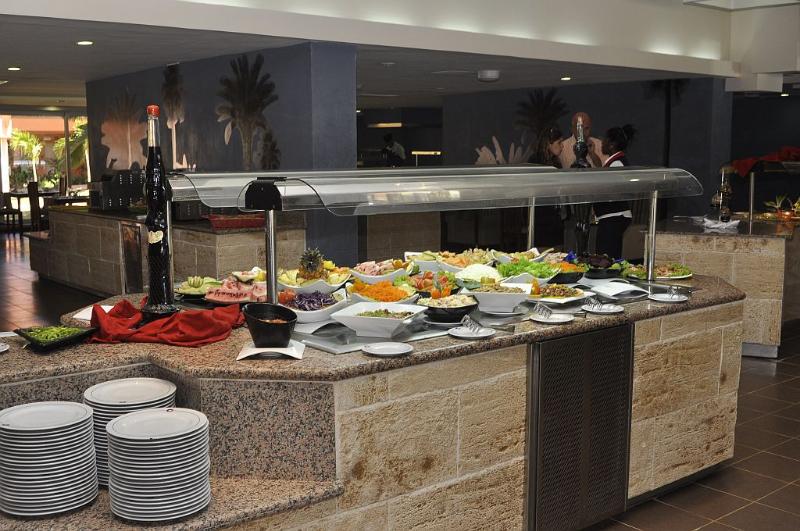 ホテル blau arenal habana beach