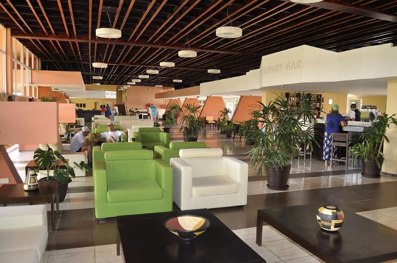 ホテル blau arenal habana beach