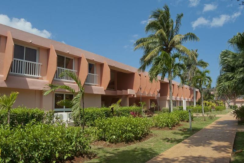 ホテル blau arenal habana beach