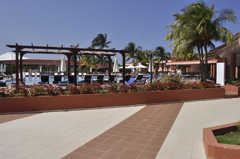 ホテル blau arenal habana beach