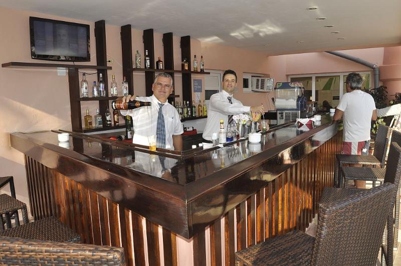 ホテル blau arenal habana beach