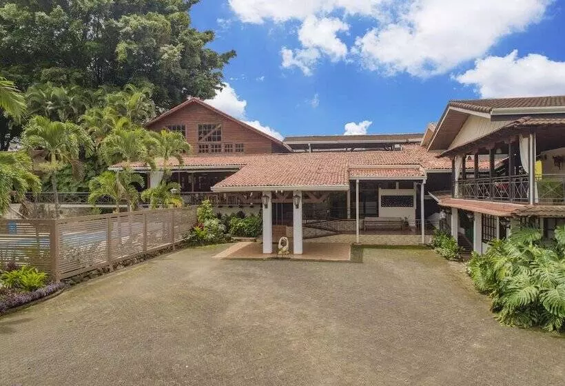 El Rodeo Estancia Boutique Hotel & Steakhouse