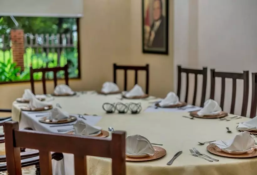 El Rodeo Estancia Boutique Hotel & Steakhouse