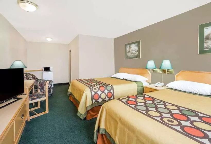 בית מלון כפרי Super 8 By Wyndham Quesnel Bc