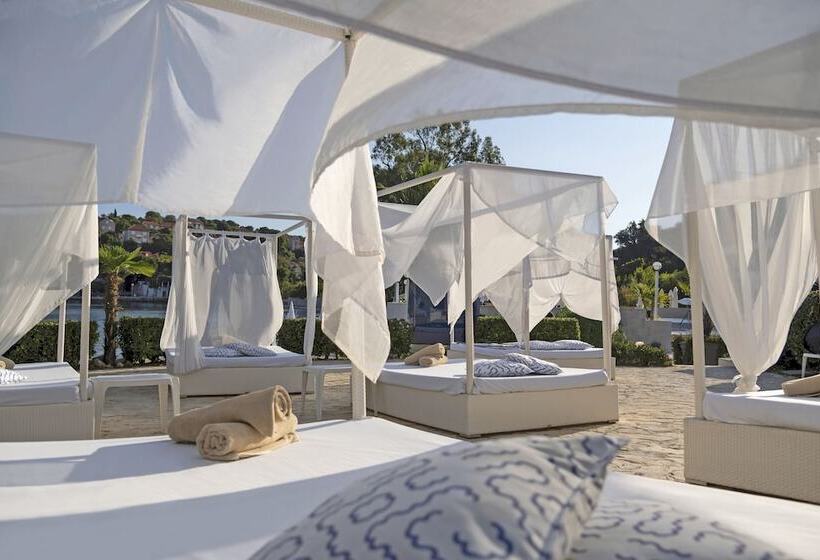 ホテル Tui Blue Kalamota Island   All Inclusive