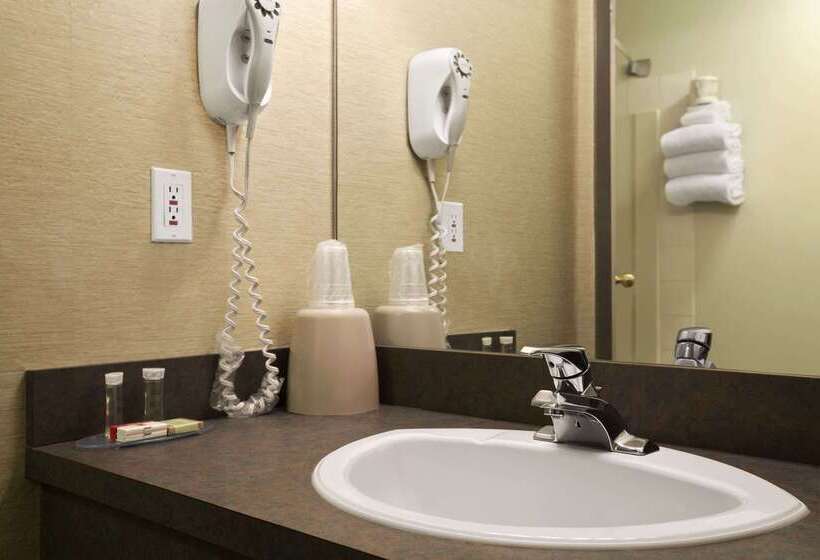 Motel Super 8 By Wyndham Revelstoke Bc