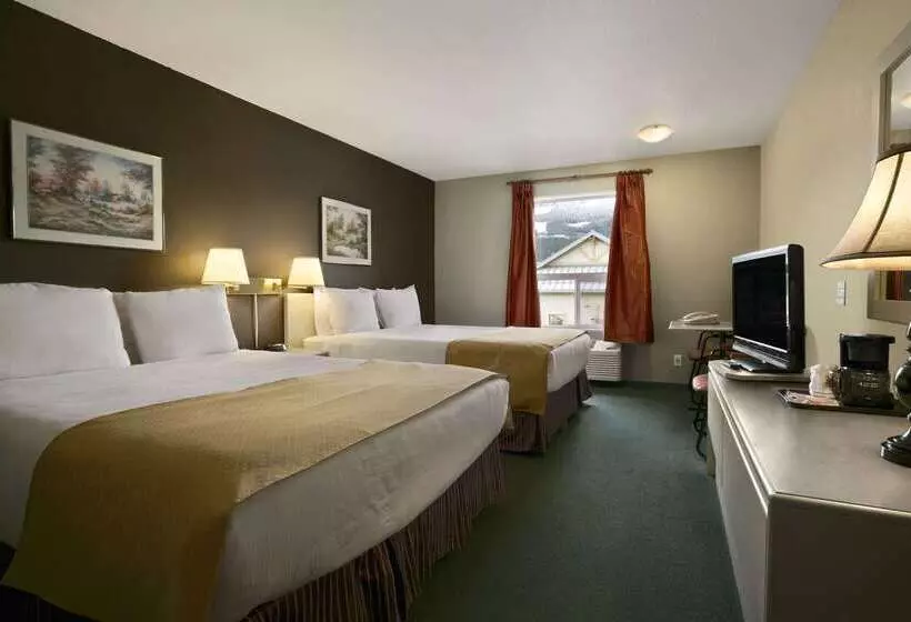 汽车旅馆 Super 8 By Wyndham Revelstoke Bc